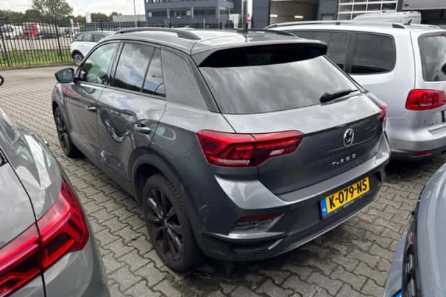 Volkswagen T-Roc (2020) thumbnail 2