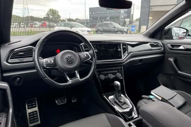 Volkswagen T-Roc (2020) thumbnail 3