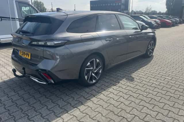Peugeot 308 (2023) thumbnail 3