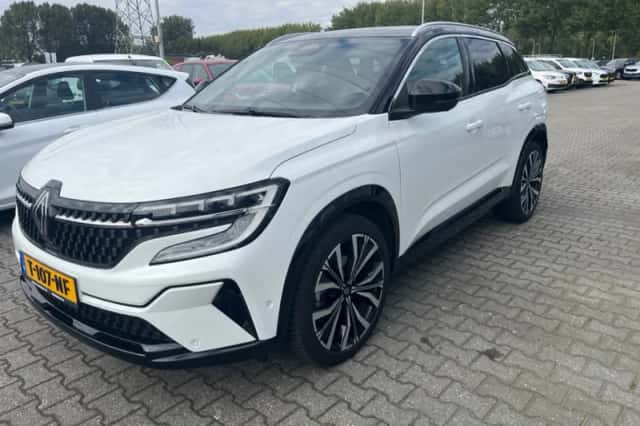 Renault Austral (2023) thumbnail 1