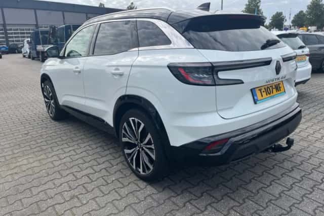 Renault Austral (2023) thumbnail 2