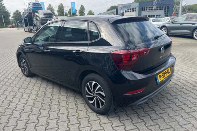 Volkswagen Polo (2022) thumbnail 2