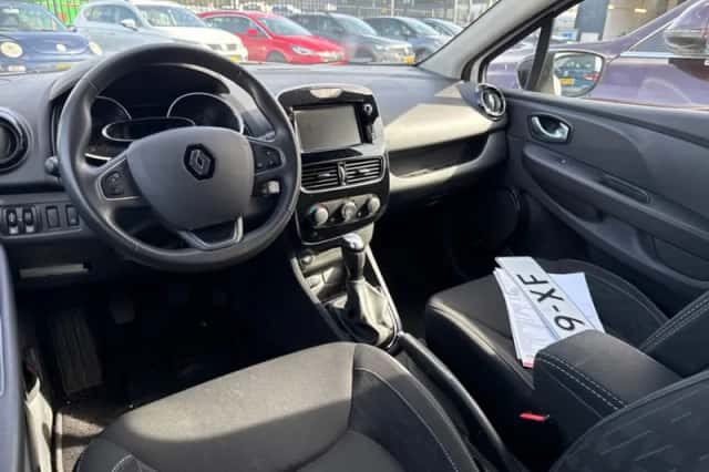 Renault Clio (2019) thumbnail 3
