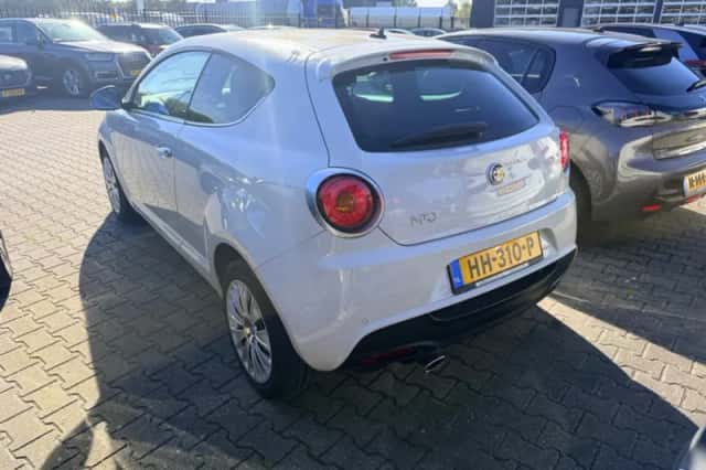 Alfa Romeo MiTo (2015) thumbnail 2