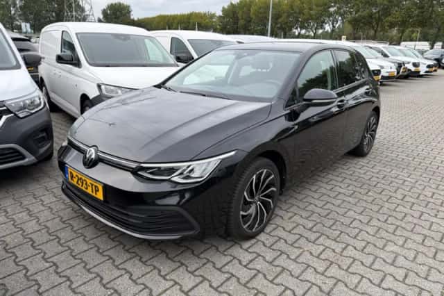 Volkswagen Golf (2022) thumbnail 1