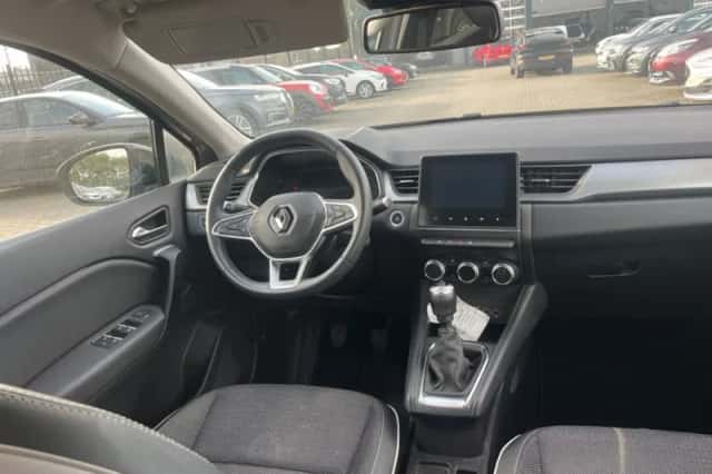 Renault Captur (2021) thumbnail 4