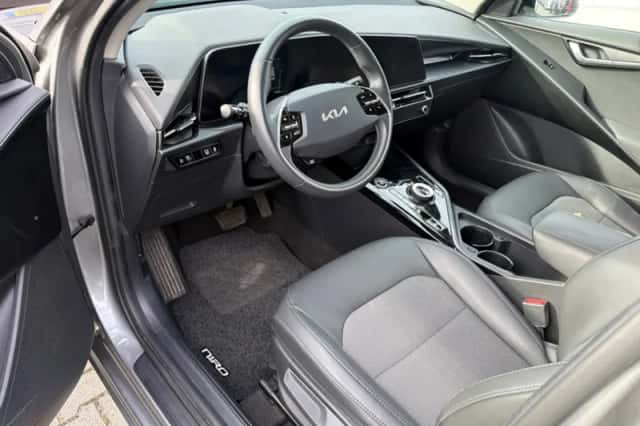 Kia Niro (2023) thumbnail 3