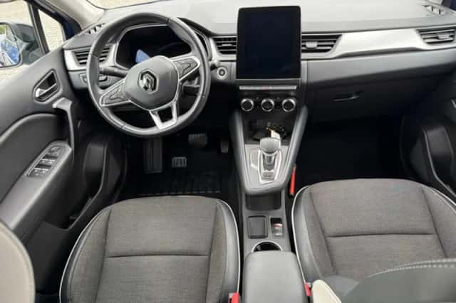 Renault Captur (2021) thumbnail 3