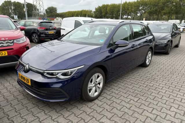 Volkswagen Golf (2021) thumbnail 1