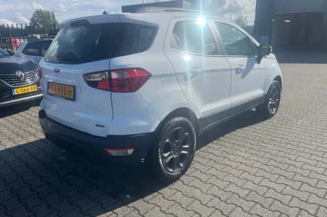 Ford EcoSport (2018) thumbnail 3