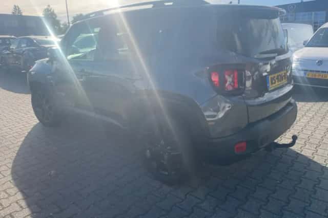 Jeep Renegade (2018) thumbnail 2