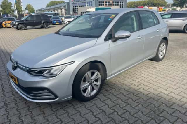 Volkswagen Golf (2021) thumbnail 1