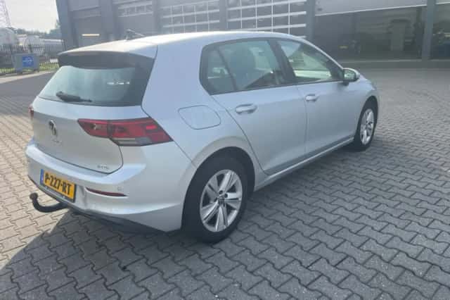 Volkswagen Golf (2021) thumbnail 3