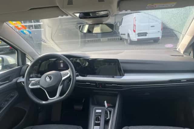 Volkswagen Golf (2021) thumbnail 4