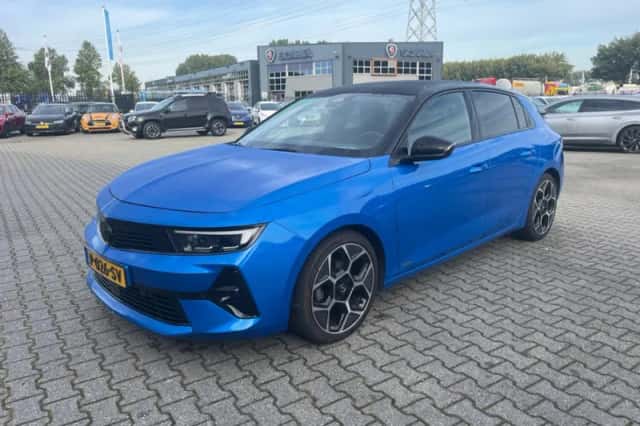 Opel Astra (2022) thumbnail 1