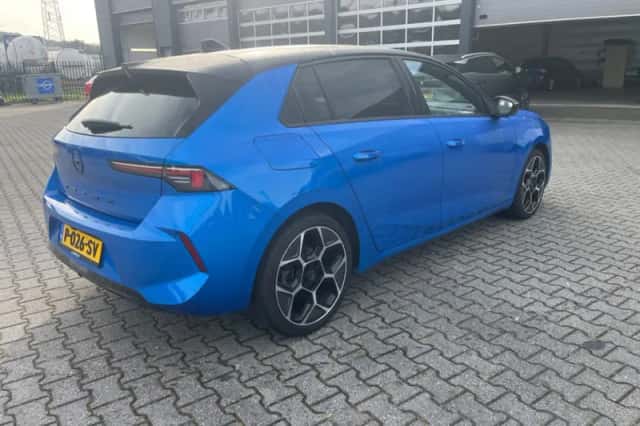 Opel Astra (2022) thumbnail 3