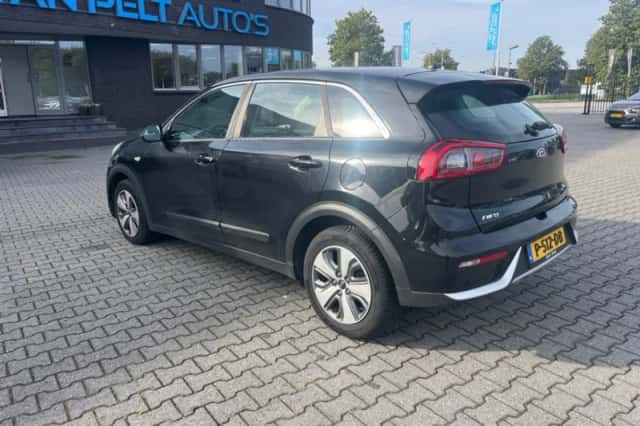 Kia Niro (2019) thumbnail 2