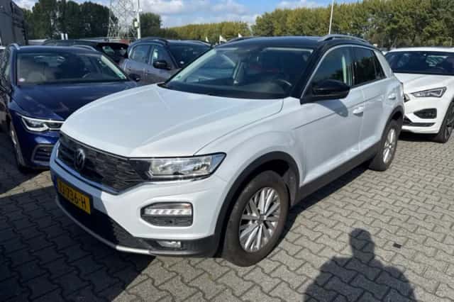 Volkswagen T-Roc (2019) thumbnail 1