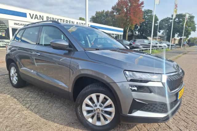 Škoda Karoq (2023) thumbnail 1