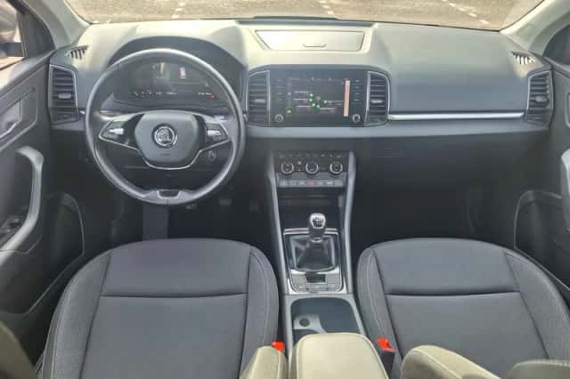 Škoda Karoq (2023) thumbnail 2