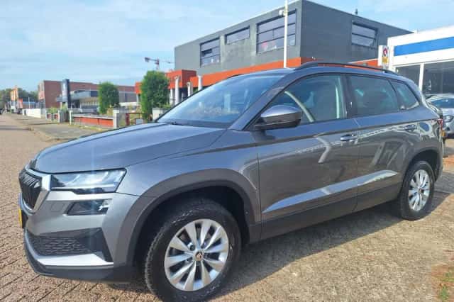 Škoda Karoq (2023) thumbnail 3