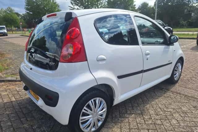Peugeot 107 (2011) thumbnail 4