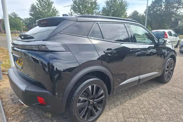 Peugeot 2008 (2024) thumbnail 4