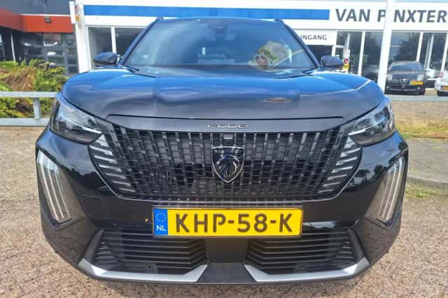 Peugeot 2008 (2024) thumbnail 5