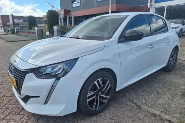 Peugeot 208 (2023) thumbnail 2