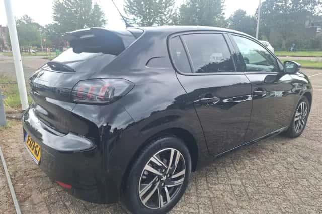 Peugeot 208 (2021) thumbnail 4