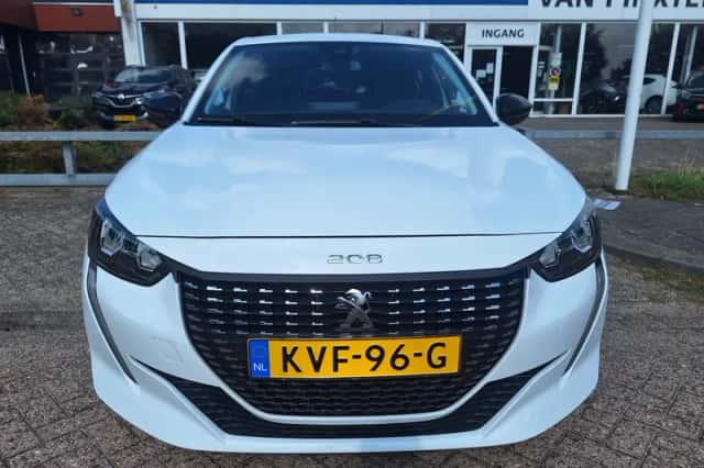 Peugeot 208 (2023) thumbnail 6