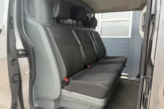 Renault Trafic (2020) thumbnail 2
