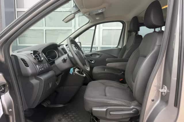 Renault Trafic (2020) thumbnail 3