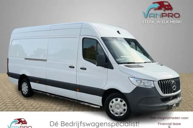 Mercedes-Benz Sprinter (2021) thumbnail 1