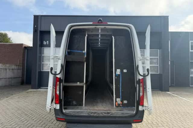 Mercedes-Benz Sprinter (2021) thumbnail 3