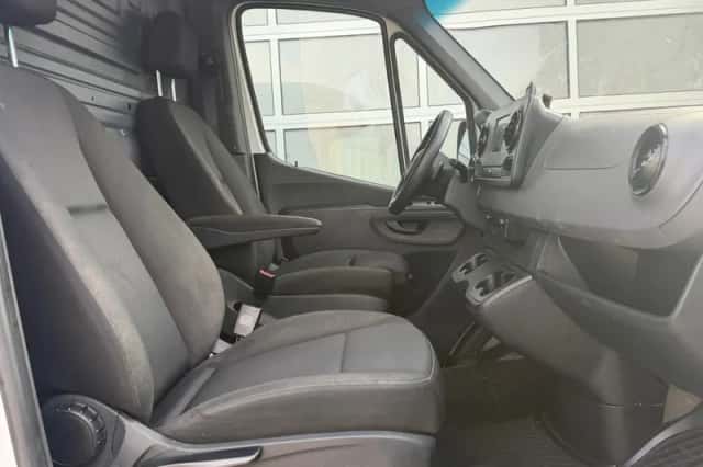 Mercedes-Benz Sprinter (2021) thumbnail 4