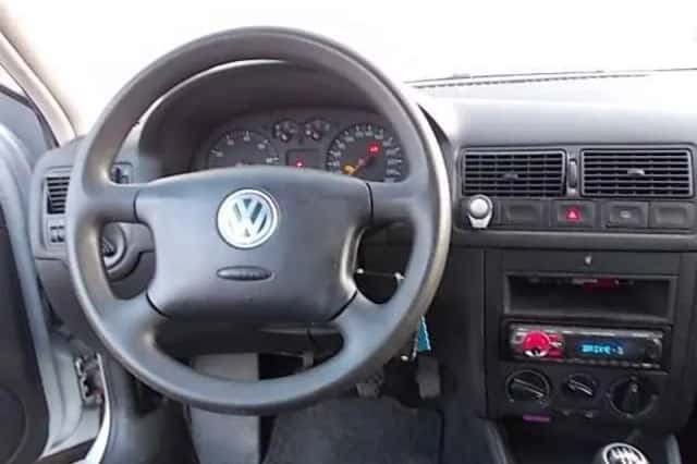 Volkswagen Golf (2003) thumbnail 5