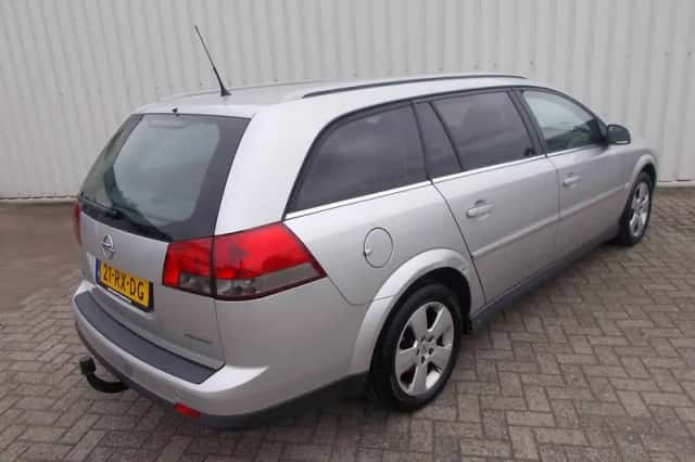 Opel Vectra (2005) thumbnail 2