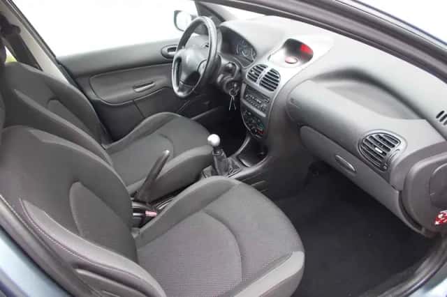 Peugeot 206 (2007) thumbnail 4