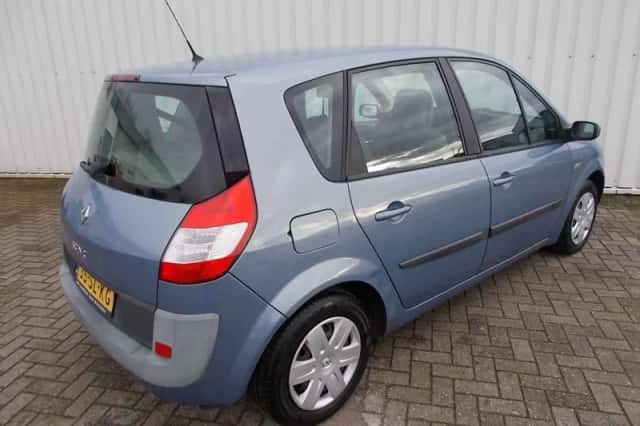 Renault Scénic (2006) thumbnail 2