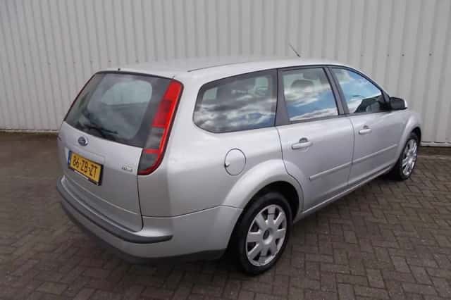 Ford Focus (2008) thumbnail 2