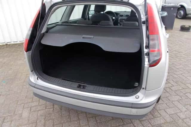 Ford Focus (2008) thumbnail 6