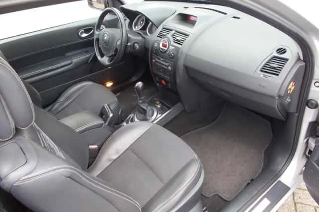 Renault Mégane (2005) thumbnail 4