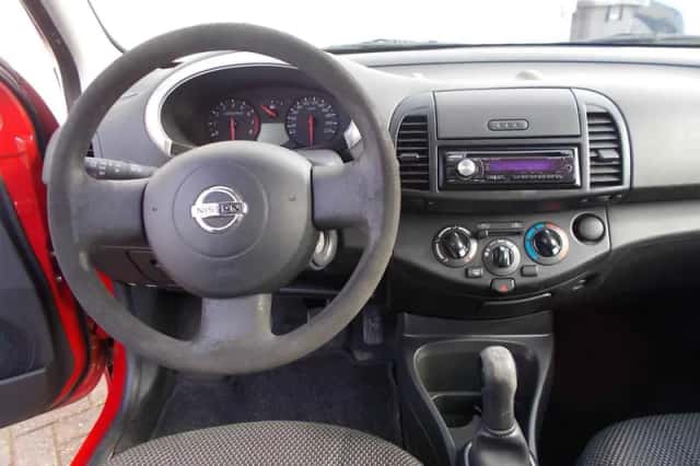 Nissan Micra (2009) thumbnail 5
