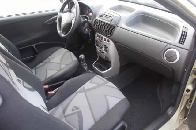 Fiat Punto (2005) thumbnail 4