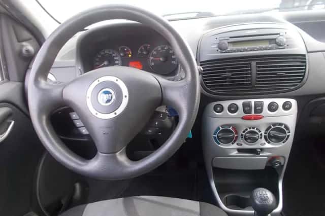 Fiat Punto (2005) thumbnail 5