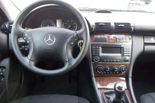 Mercedes-Benz C-Klasse (2005) thumbnail 5