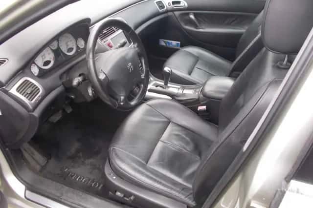 Peugeot 607 (2006) thumbnail 3