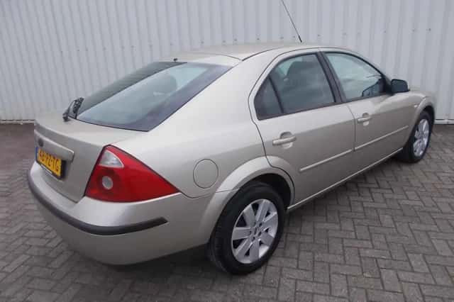Ford Mondeo (2005) thumbnail 2