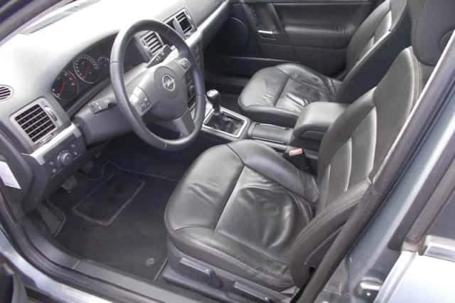 Opel Signum (2007) thumbnail 3